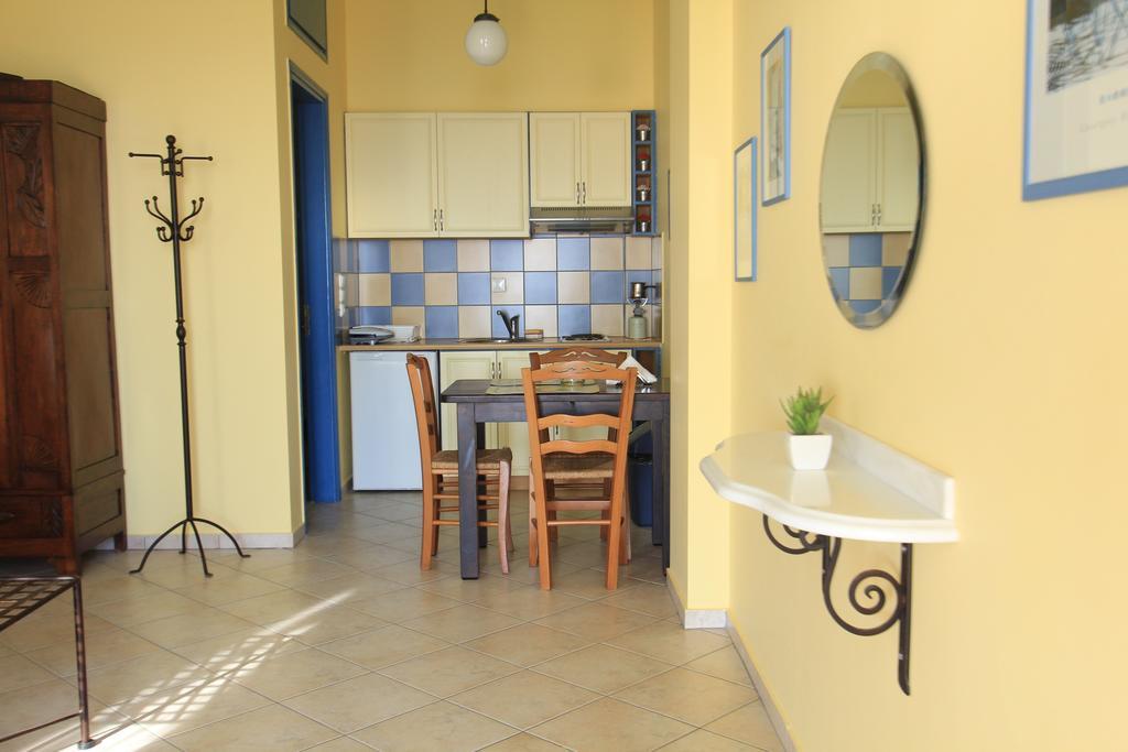 Iliobasilema Studios & Apartments Fiskardo Quarto foto